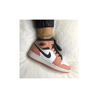 Кроссовки Nike Air Jordan Retro оранжевые